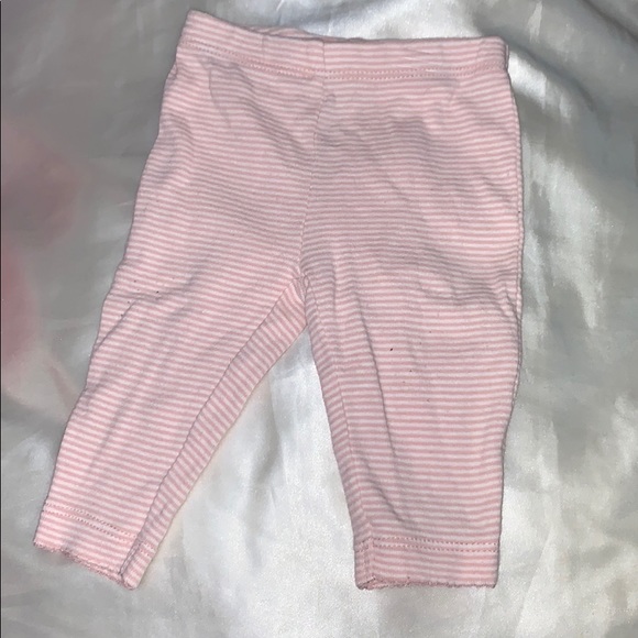 Carter’s 2-piece Ruffled Top + Pants (0-3m) - Picture 2 of 2